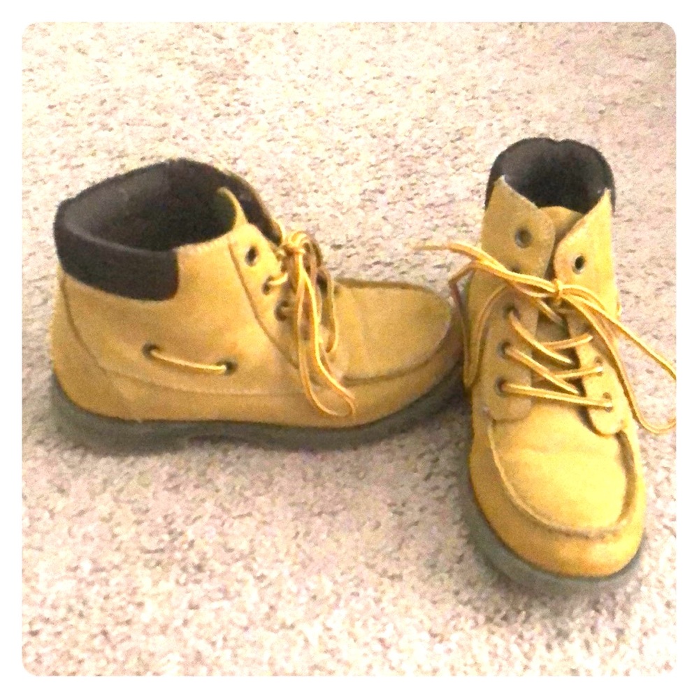 Little boys size 12 work boots. Children’s Place.